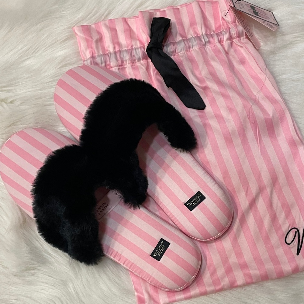 VS Satin Slippers NWT - Large